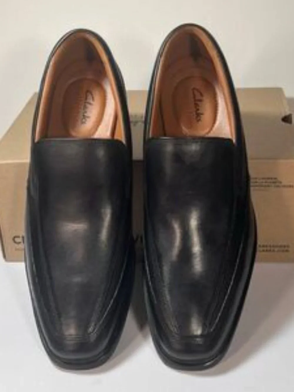 Clarks Tilden Free Leather Slip On shoes